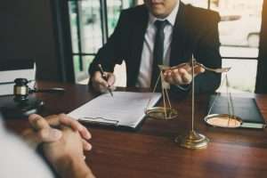 Cómo manejar la renuncia a una herencia: Implicaciones legales y fiscales